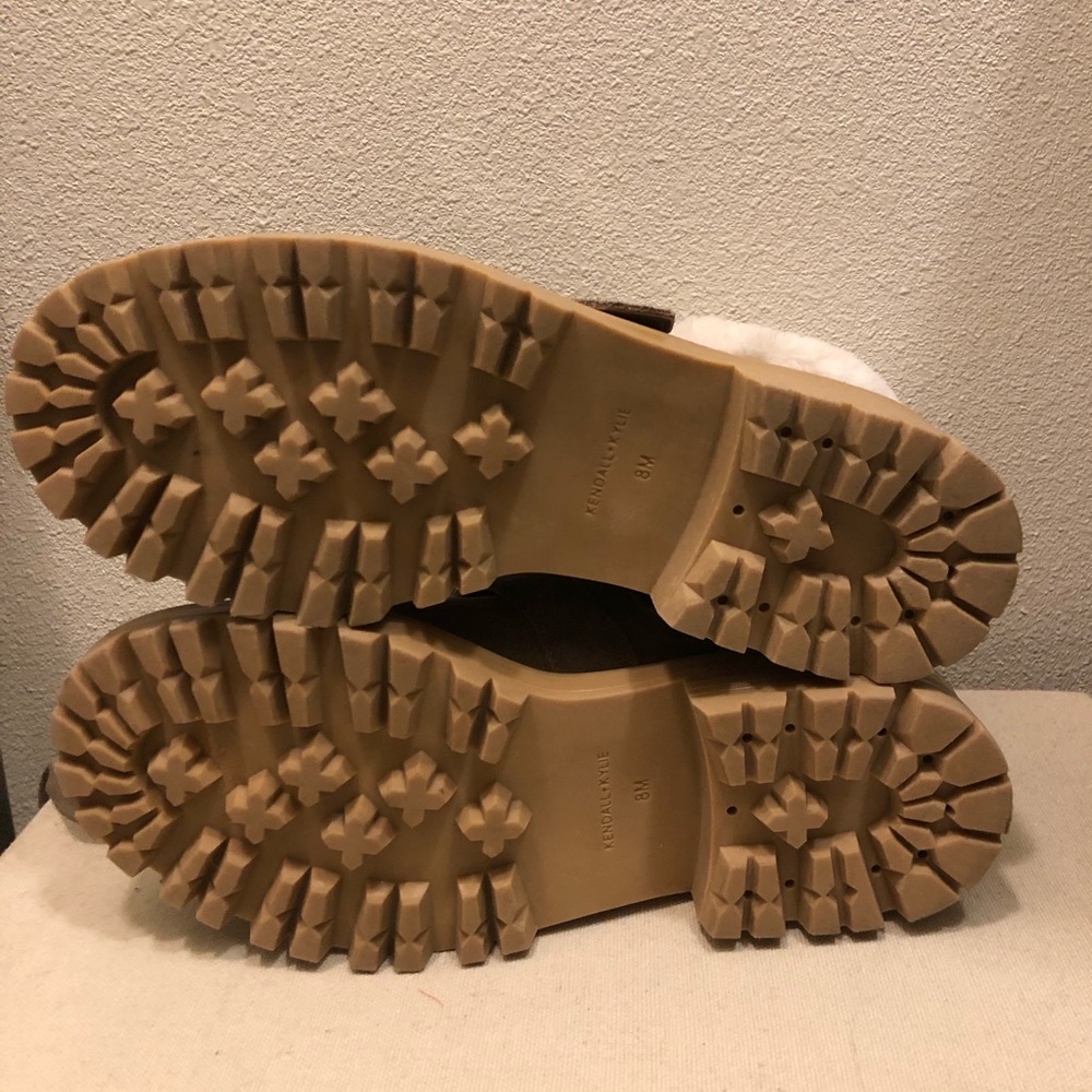 Kendall and Kylie snow boots - Picture 5 of 6